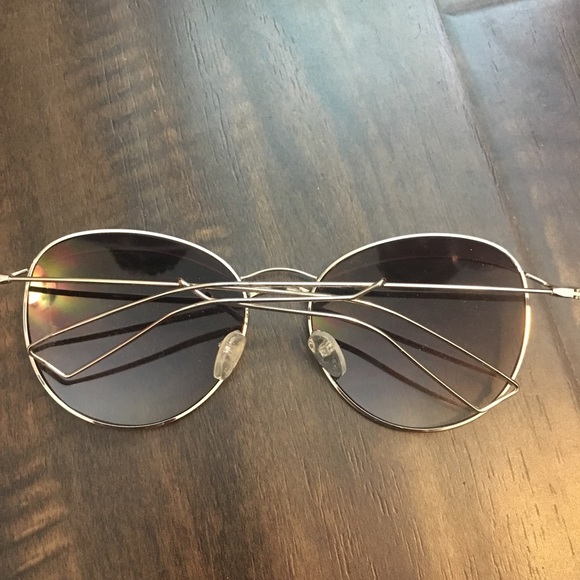 Gold & Brown Sunglasses - Picture 2 of 4